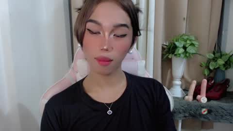 Snapshot of hot_khianna chatting on May 29, 2:37 pm Khianna online show from May 29, 2:37 pm