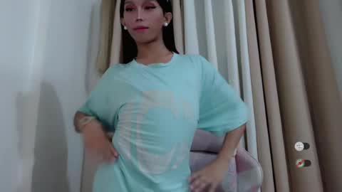 Snapshot of hot_khianna chatting on June 25, 2:10 pm Khianna online show from June 25, 2:10 pm