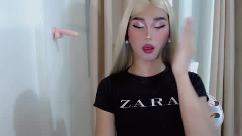 Snapshot of hot_khianna chatting on June 28, 2:45 pm Khianna online show from June 28, 2:45 pm