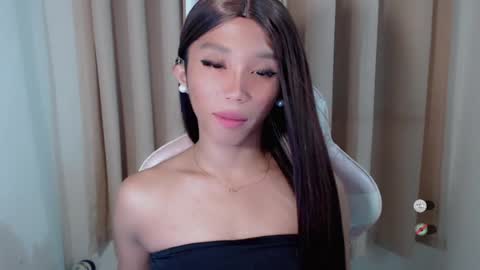 Snapshot of hot_khianna chatting on July 25, 12:36 pm Khianna online show from July 25, 12:36 pm
