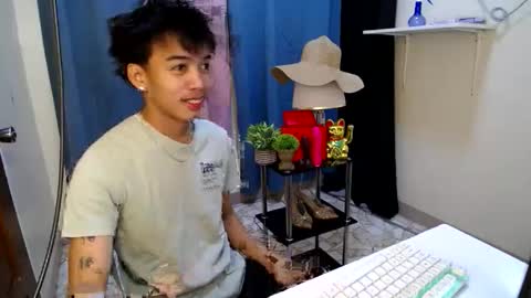 Snapshot of hot_kianxx chatting on June 7, 8:45 pm hot_kianxx online show from June 7, 8:45 pm