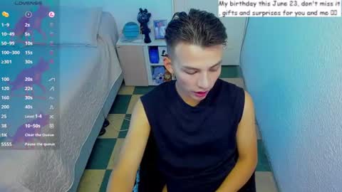 Snapshot of hot_latin_temptation chatting on June 12, 6:12 am Alejandro online show from June 12, 6:12 am