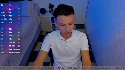 Snapshot of hot_latin_temptation chatting on June 22, 3:25 am Alejandro online show from June 22, 3:25 am
