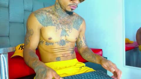 SEXY COUPLE  online show from March 17, 12:30 pm