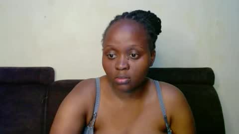 Linah online show from November 19, 5:35 pm