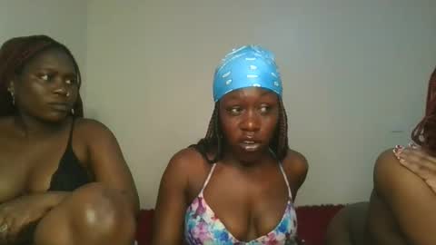 Snapshot of hot_petite1 chatting on November 5, 6:02 am Hot petite online show from November 5, 6:02 am