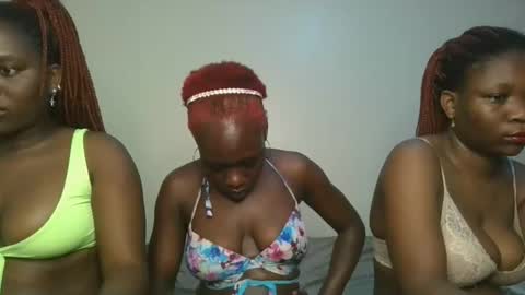 Snapshot of hot_petite1 chatting on November 6, 7:04 pm Hot petite online show from November 6, 7:04 pm