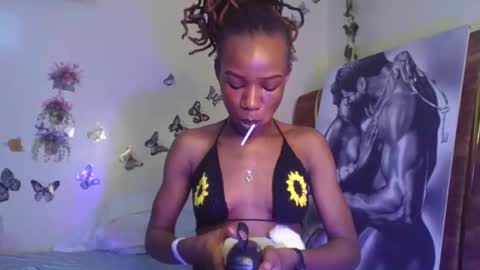 hot petite100 online show from October 26, 10:25 pm