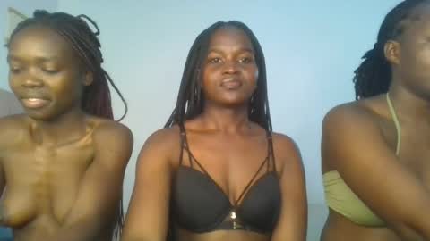 Snapshot of hot_petite12 chatting on June 29, 3:46 am Petite online show from June 29, 3:46 am