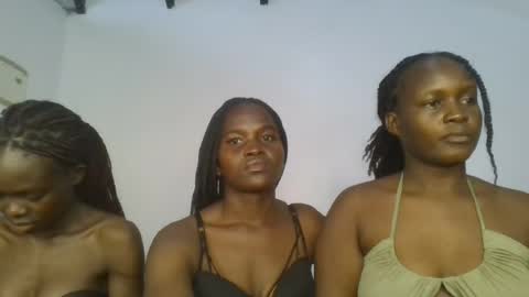 Snapshot of hot_petite12 chatting on June 29, 1:33 pm Petite online show from June 29, 1:33 pm