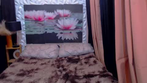 Snapshot of hot_pleasure_cock chatting on December 19, 5:42 pm Julli Anna online show from December 19, 5:42 pm