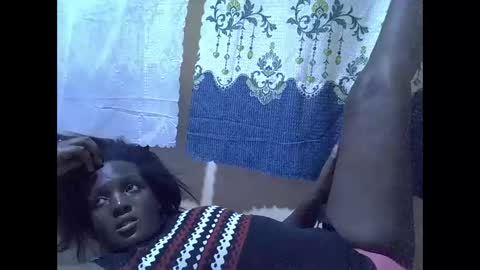 Snapshot of hot_raylah chatting on December 15, 12:42 pm RAYLAH online show from December 15, 12:42 pm