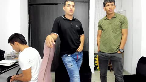 Snapshot of hot_sexmature chatting on January 28, 4:41 pm Vanesa Oliver and Andrew online show from January 28, 4:41 pm