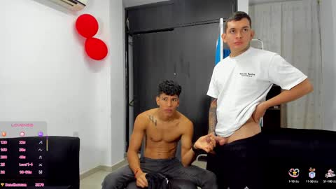 Snapshot of hot_sexmature chatting on February 23, 1:32 pm Vanesa Oliver and Andrew online show from February 23, 1:32 pm