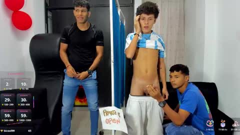 Snapshot of hot_sexmature chatting on February 24, 4:47 pm Vanesa Oliver and Andrew online show from February 24, 4:47 pm