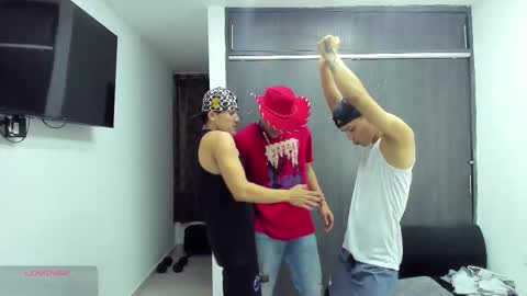 Vanesa Oliver and Andrew online show from November 23, 11:15 pm