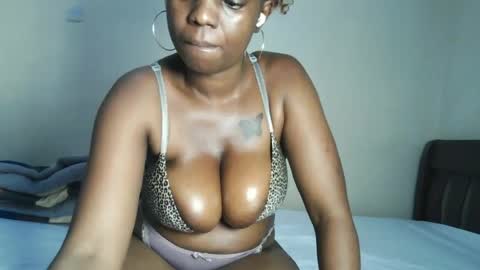 Snapshot of hot_sexxy_baby chatting on June 19, 12:53 pm hot_sexxy_baby online show from June 19, 12:53 pm