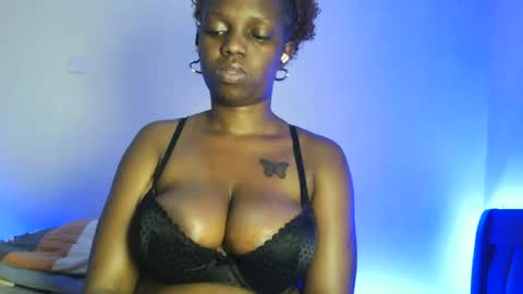 Snapshot of hot_sexxy_baby chatting on June 21, 1:35 pm hot_sexxy_baby online show from June 21, 1:35 pm