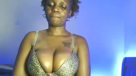 Snapshot of hot_sexxy_baby chatting on June 26, 12:53 pm hot_sexxy_baby online show from June 26, 12:53 pm