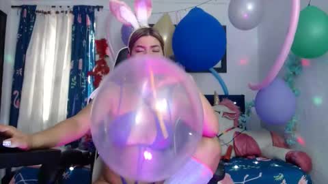 Snapshot of hot_sexy_bunny chatting on January 22, 6:31 pm hot sexy bunny online show from January 22, 6:31 pm