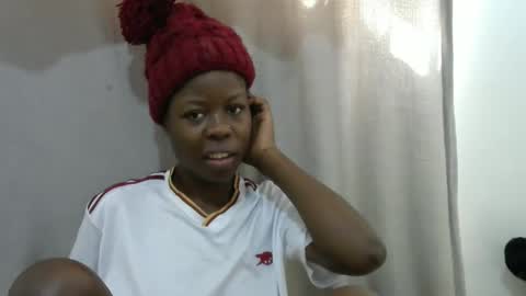 Snapshot of hot_shayla chatting on May 27, 8:00 am esiiii online show from May 27, 8:00 am