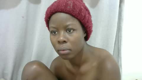 Snapshot of hot_shayla chatting on June 8, 8:58 am esiiii online show from June 8, 8:58 am