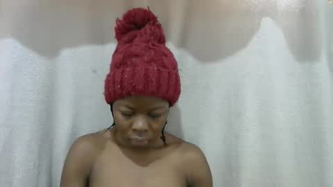 Snapshot of hot_shayla chatting on June 9, 9:21 am esiiii online show from June 9, 9:21 am