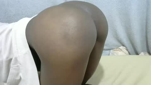 Snapshot of hot_shayla chatting on June 10, 11:46 pm esiiii online show from June 10, 11:46 pm