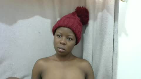 Snapshot of hot_shayla chatting on June 23, 11:30 am esiiii online show from June 23, 11:30 am