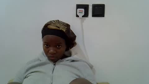 Snapshot of hot_shree chatting on May 18, 7:03 am bleiz online show from May 18, 7:03 am