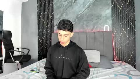 Hot Summer Boy online show from March 6, 11:39 am