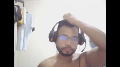 hot_wey98 online show from October 22, 4:13 am