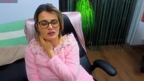 Snapshot of hotanalorena69 chatting on January 13, 7:43 am Lisa online show from January 13, 7:43 am