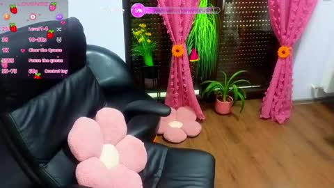 Snapshot of hotanalorena69 chatting on March 6, 6:30 am Lisa online show from March 6, 6:30 am