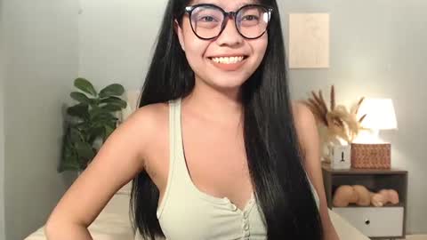 Snapshot of hotasian_gabby69 chatting on May 28, 10:01 am hotasian_gabby69 online show from May 28, 10:01 am