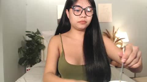 Snapshot of hotasian_gabby69 chatting on June 22, 10:56 am hotasian_gabby69 online show from June 22, 10:56 am