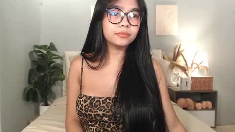 Snapshot of hotasian_gabby69 chatting on August 6, 1:51 am hotasian_gabby69 online show from August 6, 1:51 am