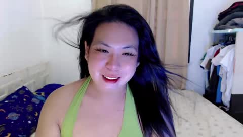 Snapshot of hotasian_mama chatting on June 12, 6:34 am Grace online show from June 12, 6:34 am