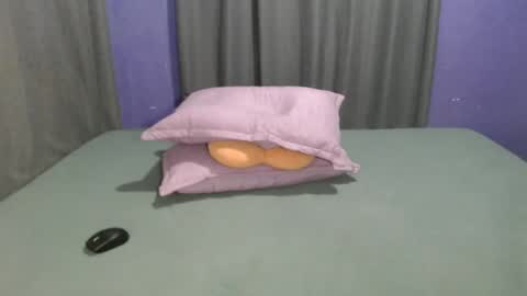 Snapshot of hotasian_pinky chatting on July 5, 1:18 pm hotasian_pinky online show from July 5, 1:18 pm