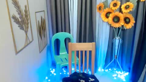 hotasian_richard online show from April 8, 6:13 am