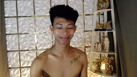 hotasian_richard online show from April 12, 11:54 pm