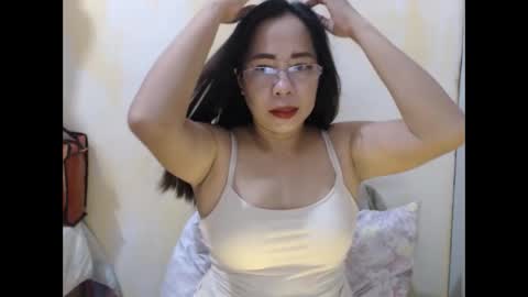 Snapshot of hotasianyue69 chatting on May 21, 4:25 pm hotasianyue69 online show from May 21, 4:25 pm