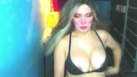 Snapshot of hotbabe_tanya chatting on May 12, 3:03 am T A N Y A online show from May 12, 3:03 am