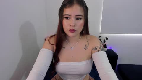 Snapshot of hotbbcwife chatting on March 5, 9:22 pm lesly and ander online show from March 5, 9:22 pm