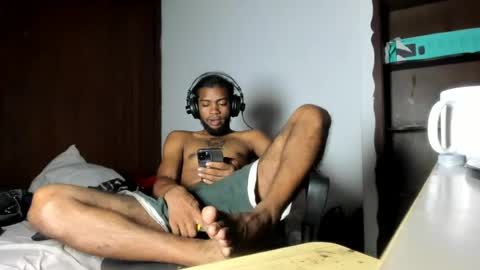 Snapshot of hotbody22_ chatting on July 10, 11:51 pm hotbody22_ online show from July 10, 11:51 pm