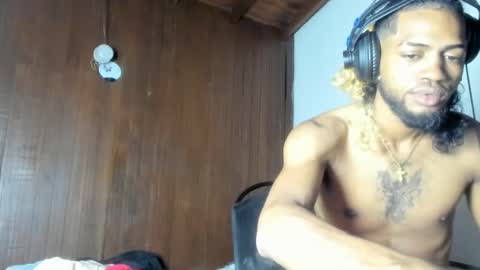 Snapshot of hotbody22_ chatting on July 12, 10:56 pm hotbody22_ online show from July 12, 10:56 pm