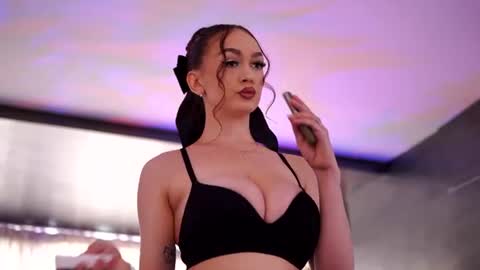 Anais online show from July 3, 8:54 am