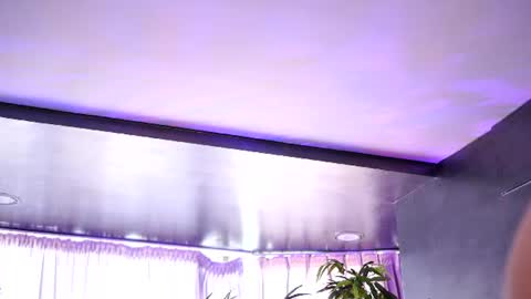 Anais online show from July 29, 8:34 am