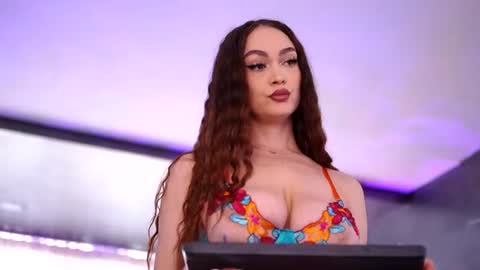 Anais online show from July 31, 8:36 am