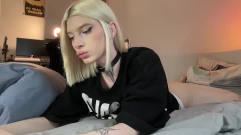 hotchubently online show from September 26, 10:41 am